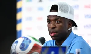 Mais experiente, Vini Jr. afirma que Brasil “chega para ser campeão”