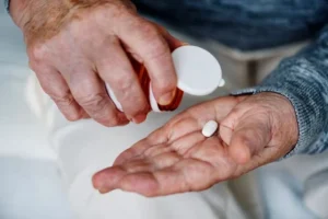 Anvisa anuncia recolhimento de lotes de anti-hipertensivo enalapril; veja quais são