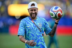 Após Lula chamar Neymar de ‘jogador home office’, atacante manda recado: ‘no day off’