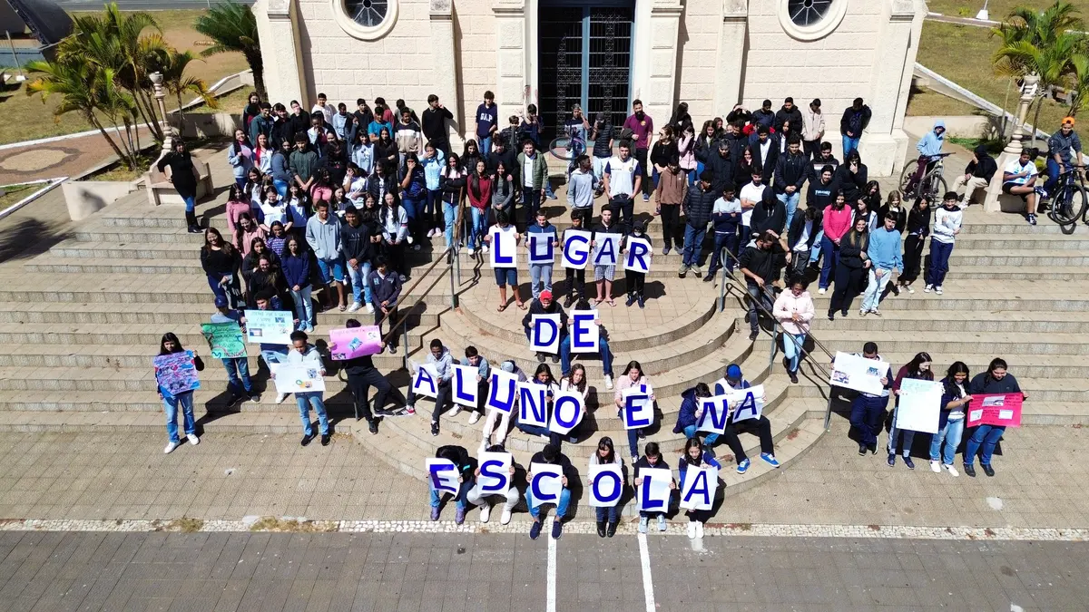 Minas Gerais consolida avanço na educação e reduz abandono escolar pela metade na rede estadual, revela Censo Escolar 2025