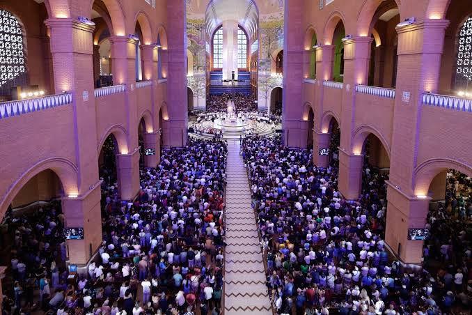Brasil continua cristão, mas mapa da religião mudou; veja o que revela o Censo