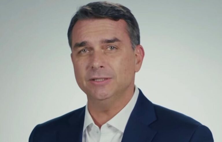 Flávio Bolsonaro mira redução da maioridade penal e aliado propõe punição a partir dos 14 anos