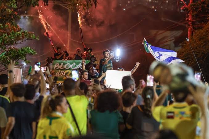 Nikolas Ferreira reúne milhares em BH e diz a Lula e Janja: ‘Vocês mexeram com o piá errado’